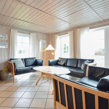 Holiday home Lovely In With Wifi