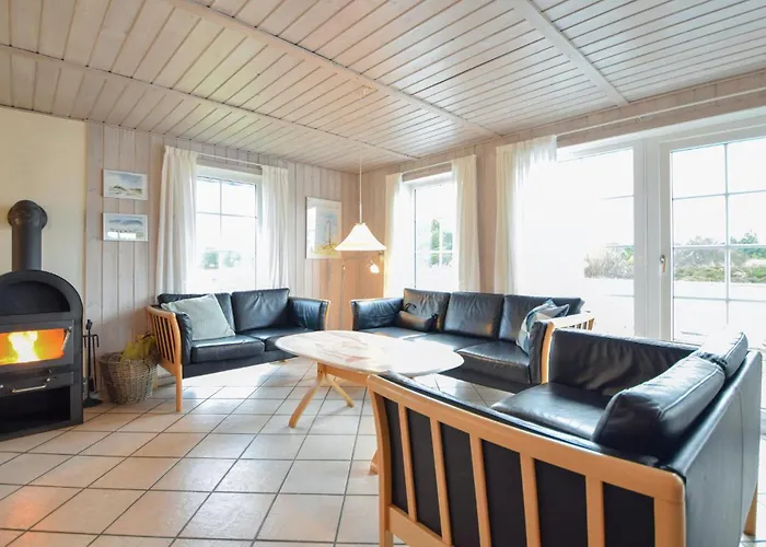 Feriehus Lovely In With Wifi